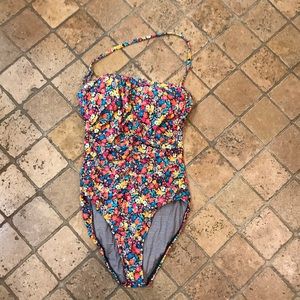One piece swim